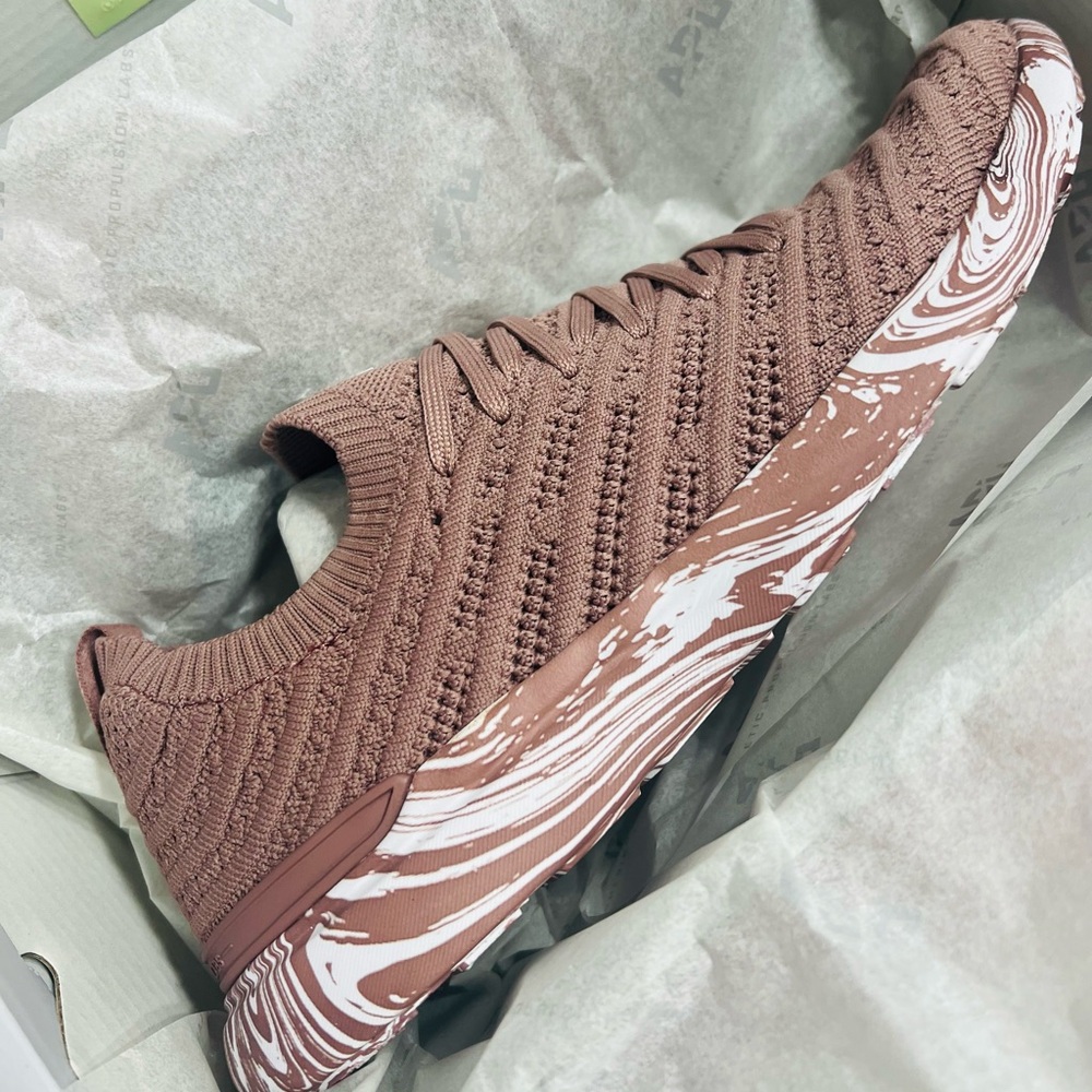 APL Women’s Techloom Wave size 8.5 NIB